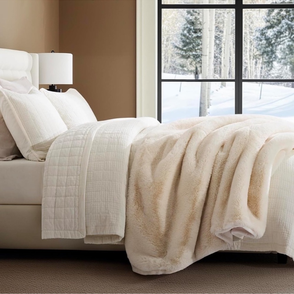 🆕 PB Style Cream Fur Throw Quilt Bedding Vanilla Bean Faux Mink Rabbit 60” 80”